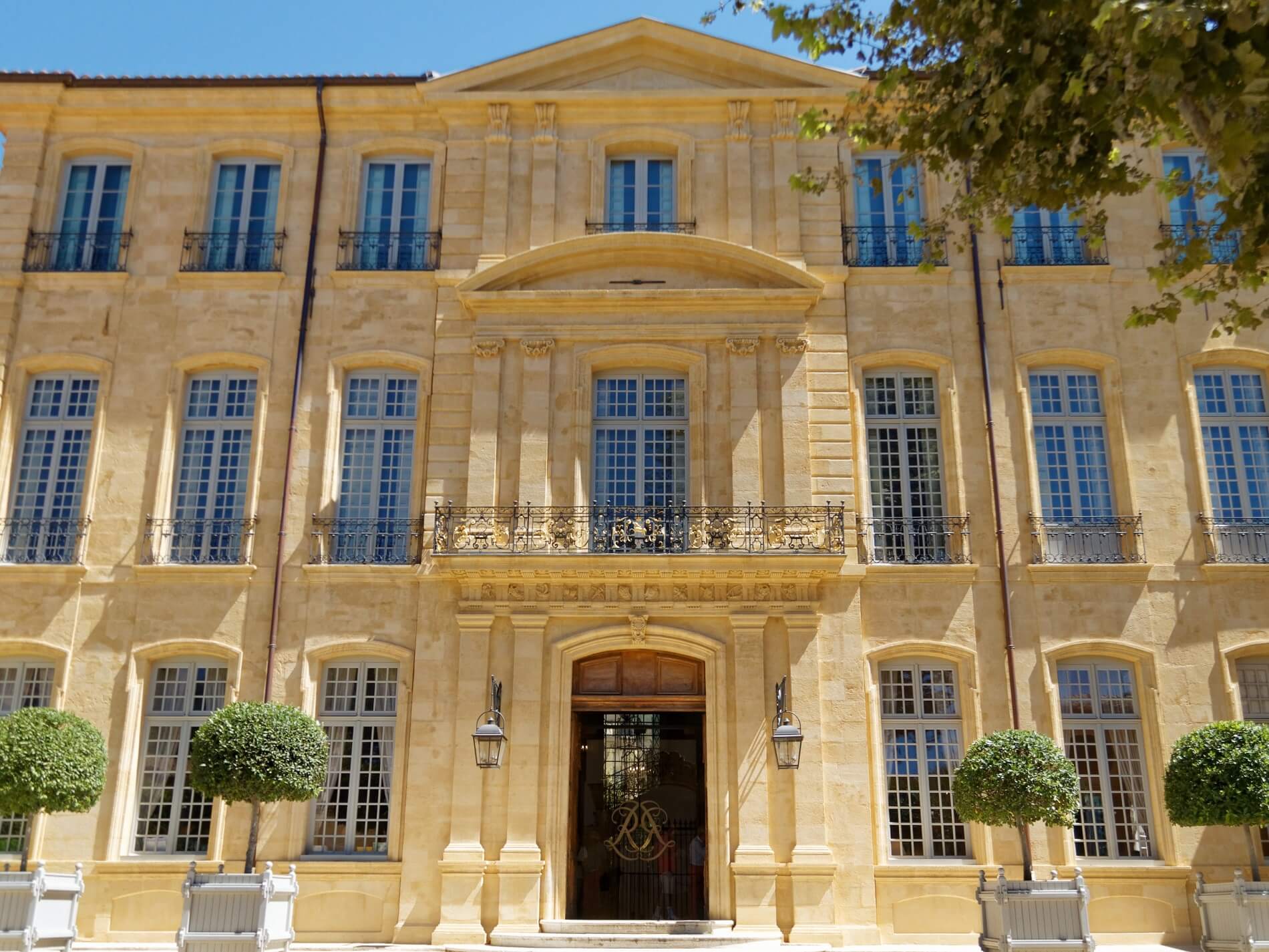 10-ref-Aix en Provence - Hôtel de Caumont_edited